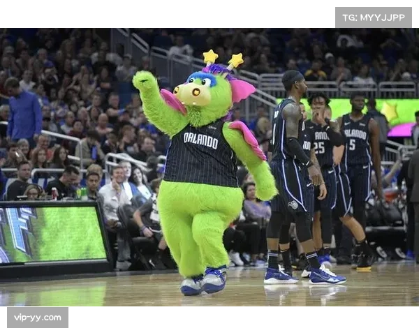 NBA季前赛魔术队主场吉祥物全新升级 互动环节增添球迷互动体验